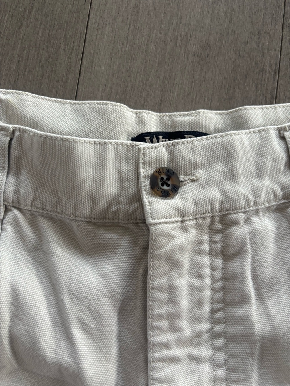 Light Cream Men's Cargo Shorts with Utility Pockets - Picture 5 of 10